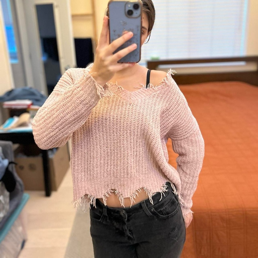 Soft Pink Knit Sweater with Ripped Detail XS